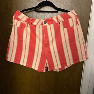ORANGE &CREAM Shorts !!